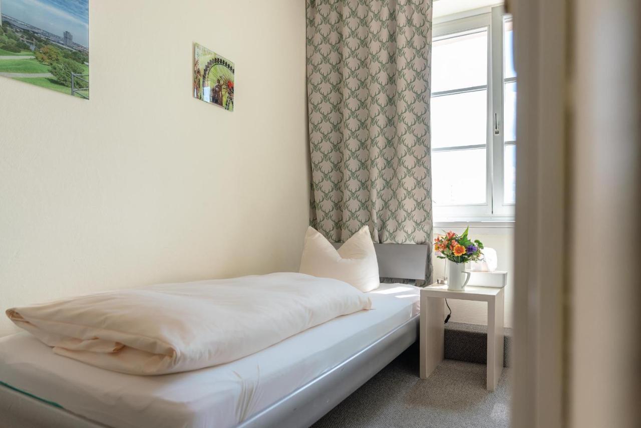 Hotel-Pension Am Siegestor Monachium Zewnętrze zdjęcie