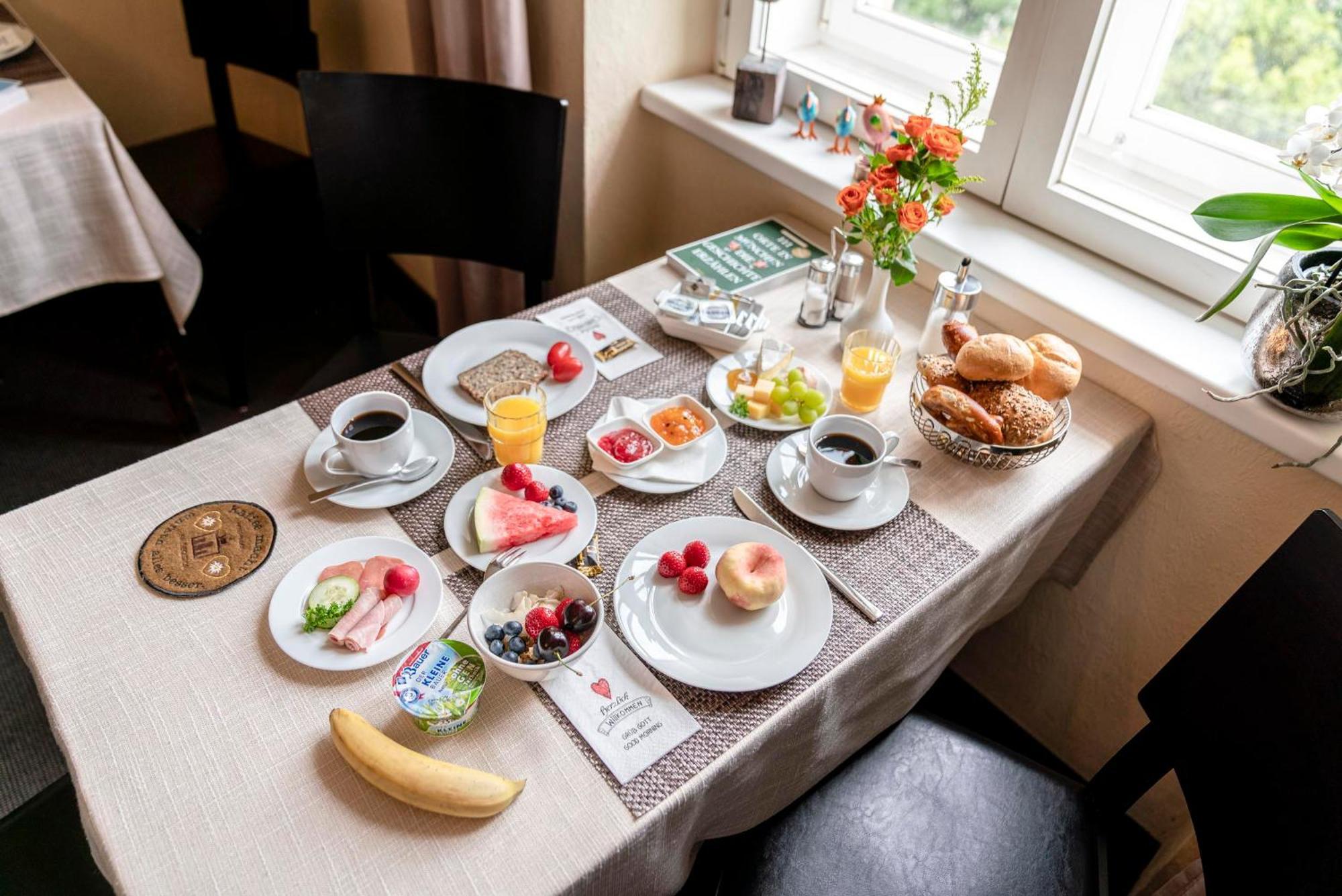 Hotel-Pension Am Siegestor Monachium Zewnętrze zdjęcie