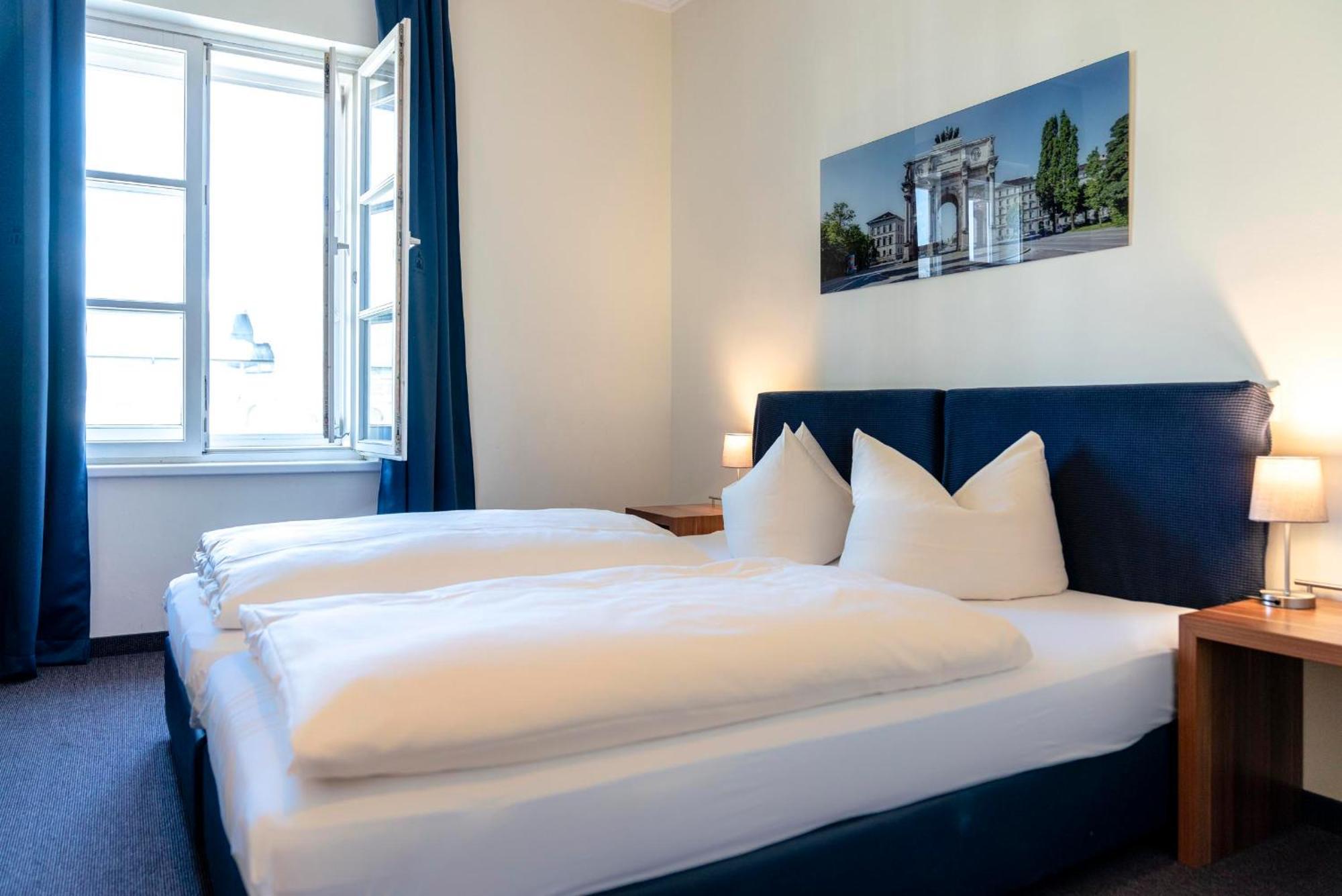 Hotel-Pension Am Siegestor Monachium Zewnętrze zdjęcie
