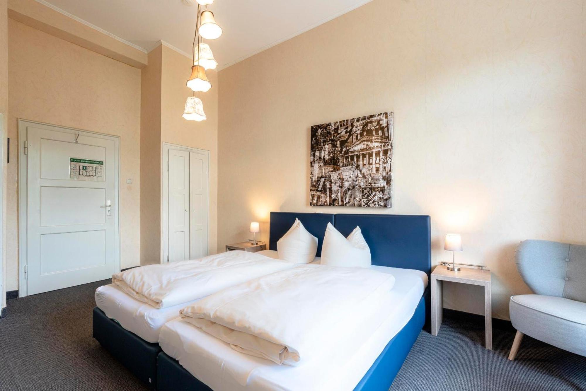 Hotel-Pension Am Siegestor Monachium Zewnętrze zdjęcie