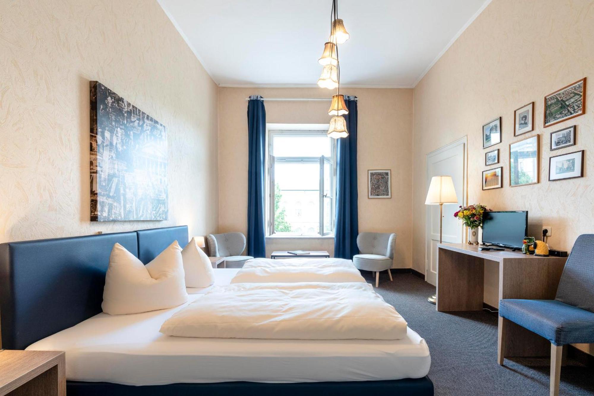 Hotel-Pension Am Siegestor Monachium Zewnętrze zdjęcie