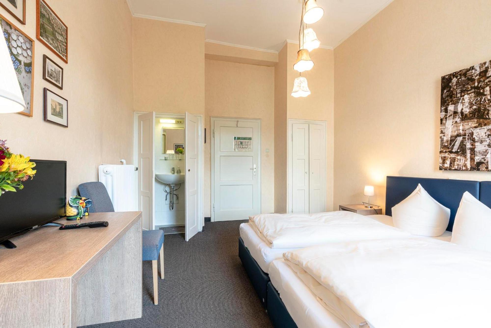 Hotel-Pension Am Siegestor Monachium Zewnętrze zdjęcie